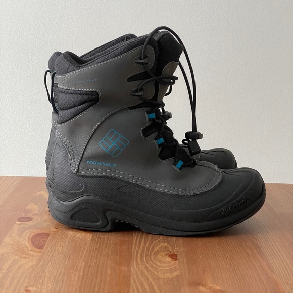 SOLD Boy’s Colombia winter/ snow boots - Picture 4 of 8